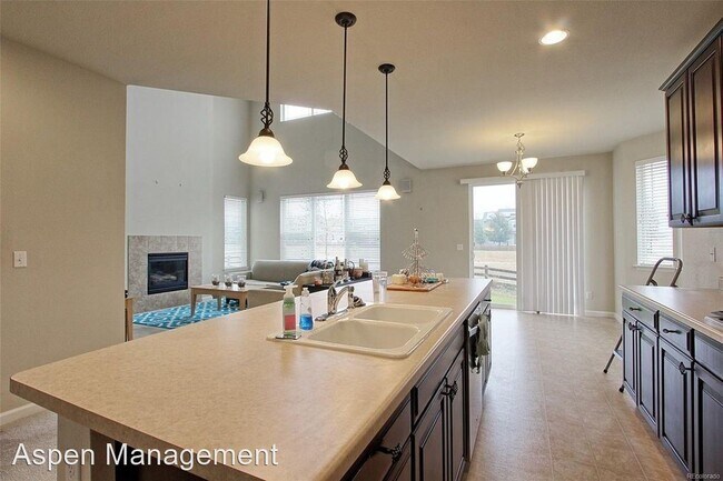 Building Photo - 3 br, 2.5 bath House - 174 Maxwell Circle