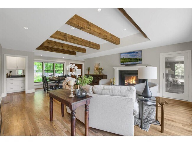 Foto del edificio - 3465 Deephaven Ave