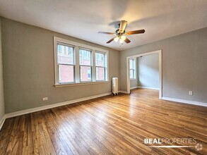 Building Photo - 540 W Surf St