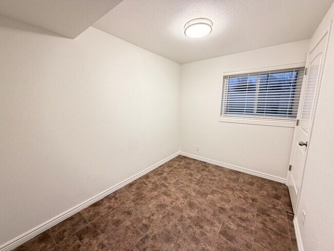 Foto del edificio - 1101 S 680 W