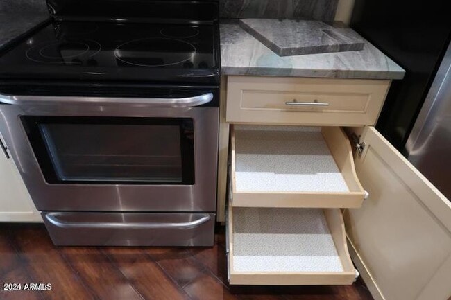 Building Photo - 2201 W Union Hills Dr