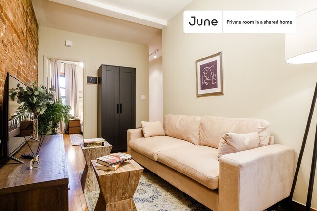 Building Photo - Room in Shared 3 bed/1 bath home in Hell's Kitchen