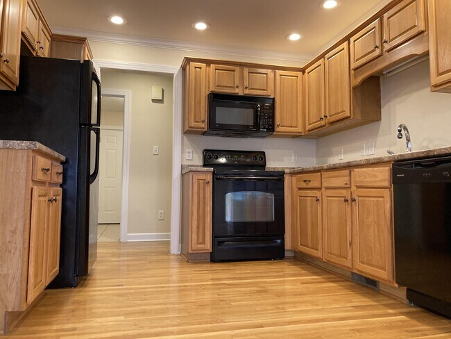 Foto del edificio - 3734 Woodbridge Ln