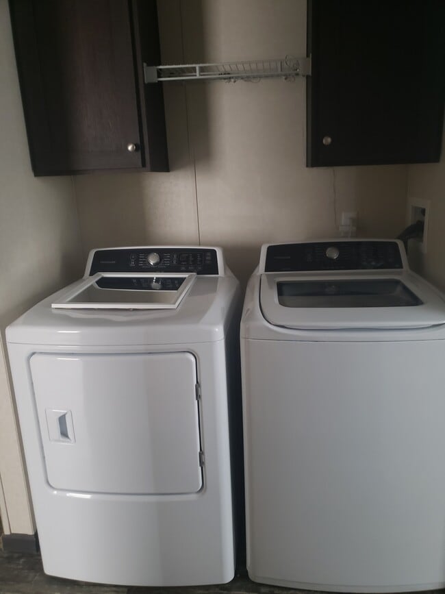 Foto del edificio - 6610 Lear Nagle Rd