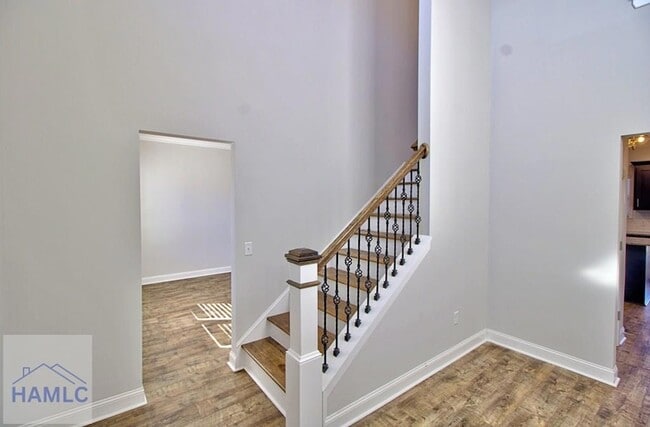 Foto del edificio - 326 Fairview Cir