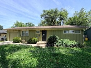 Building Photo - 1112 E Elm St