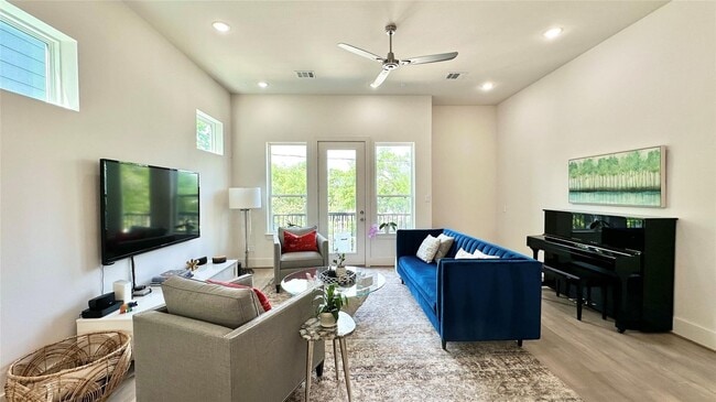 Foto del edificio - 1216 W 21st St