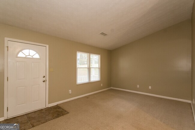 Foto del edificio - 5217 Scarbrough Ln
