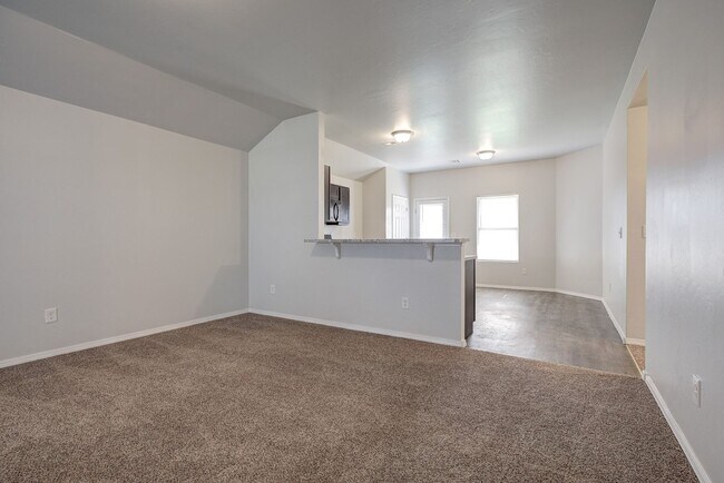 Building Photo - Charming 3-Bedroom Home!