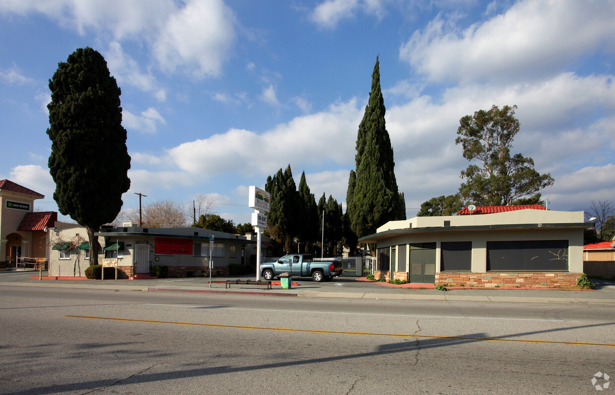 Building Photo - Bella Vista Cottages & Apartments