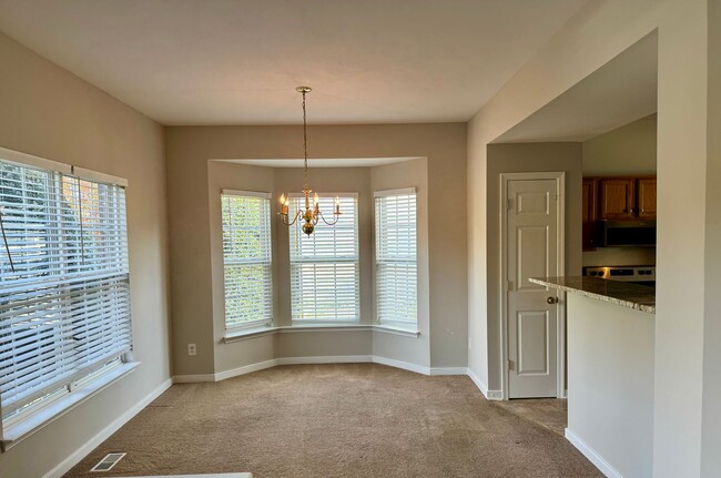 Building Photo - 3 level 2200 sq ft Townhome in Glen Allen!