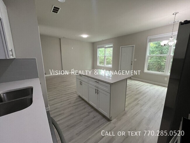 Foto del edificio - 8324 Triple Crown Dr