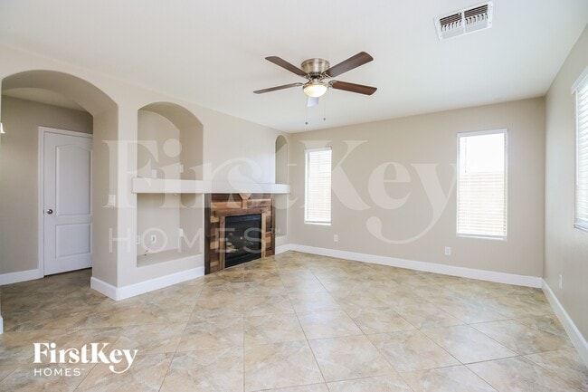 Building Photo - 29110 N Rosewood Dr