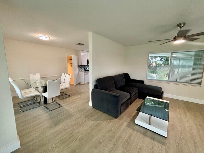 Foto del edificio - 323 Spanish River Blvd