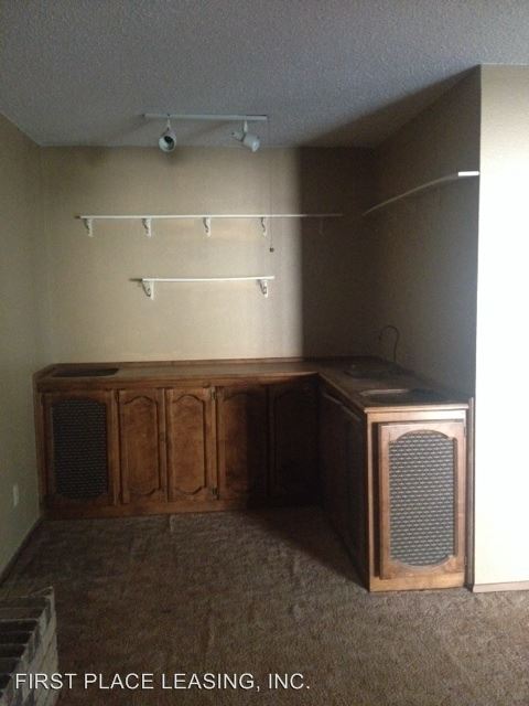 Building Photo - 2549 Sharondale Dr