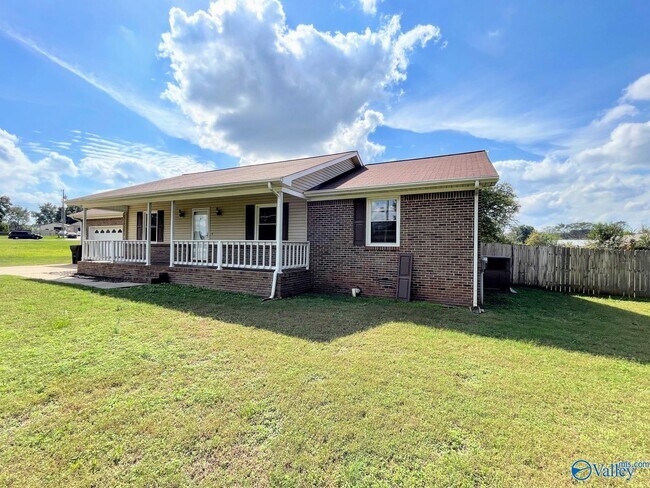 Foto del edificio - 112 Hazelwood Dr