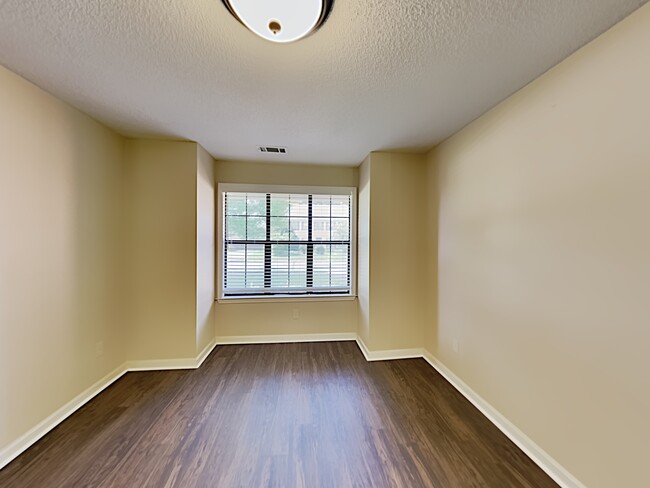 Foto del edificio - 6771 Oakmoor Circle South