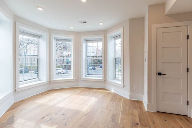 Foto del edificio - 3001 11th St NW