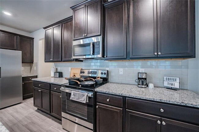 Building Photo - 454 Burgundy Terrace SE