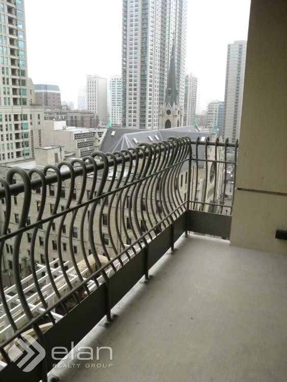 Primary Photo - 710 N Wabash Ave