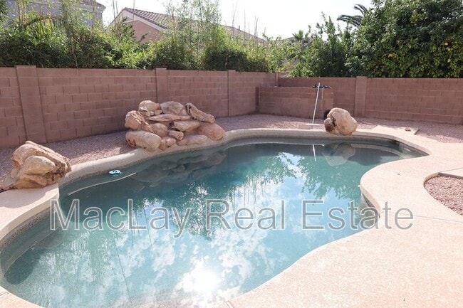 Foto del edificio - 9465 E Lompoc Ave