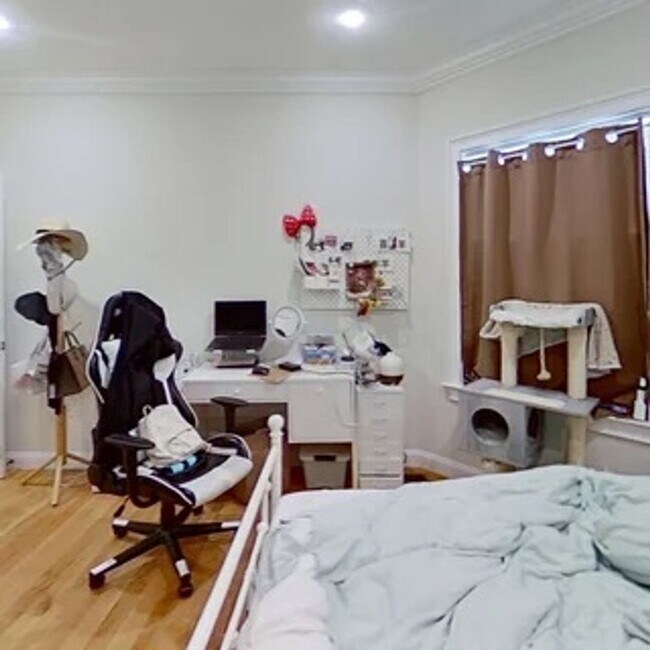 Foto del edificio - Allston 3 Bed / 2 Bath – W/D in Unit – 950 Sq Ft – 9/1