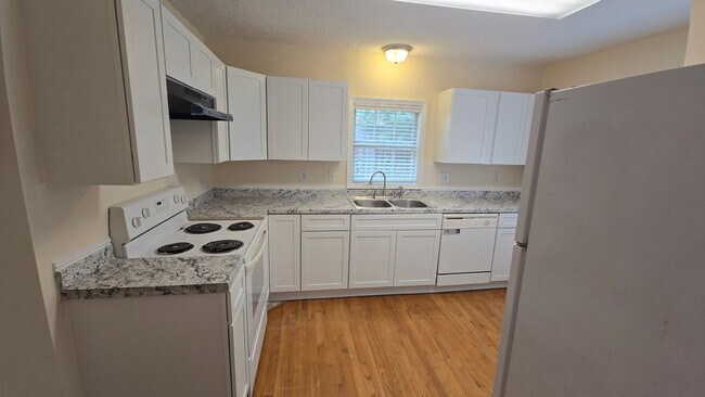 Foto del edificio - 411 Northwood St