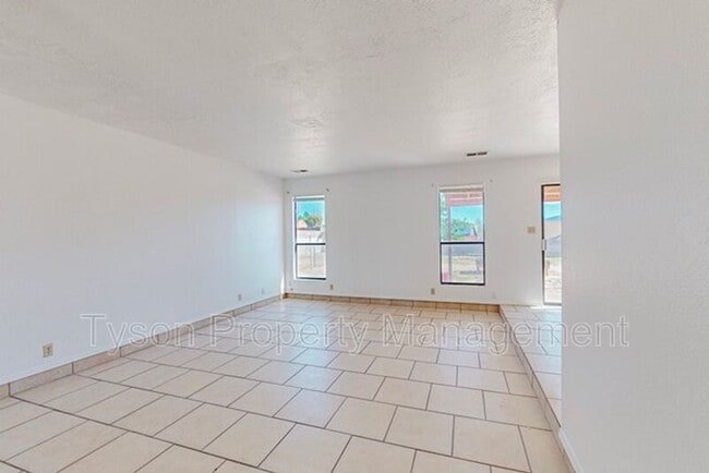 Foto del edificio - 708 Buckboard Rd SE