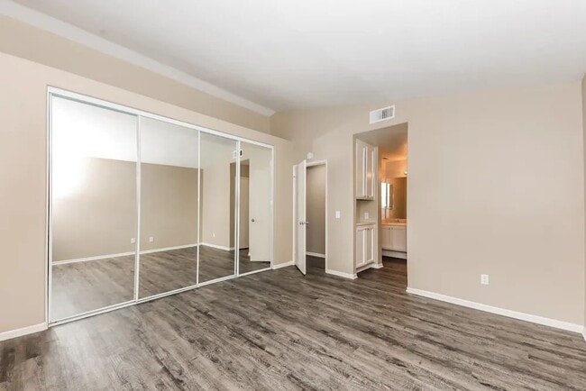Building Photo - 40052 Adian Ct