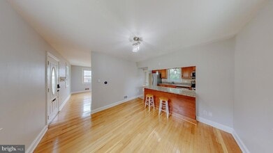 Building Photo - 2410 Dexter Ave