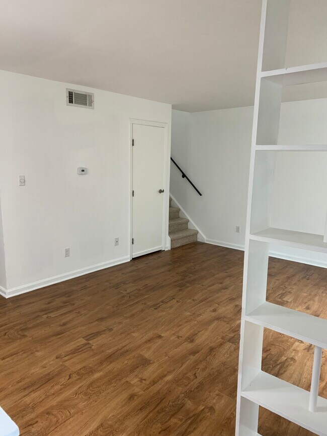 Building Photo - 8268 Woodall Dr