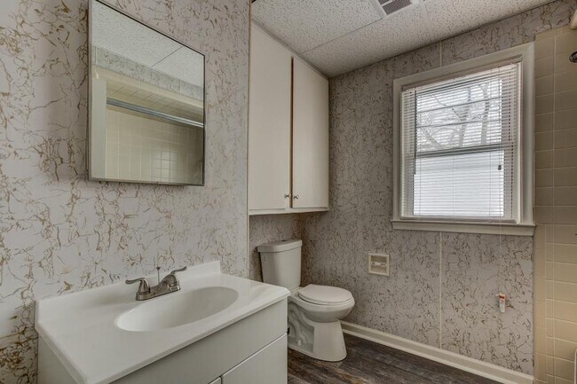 Building Photo - 1374 Hanford Lincoln Park MI