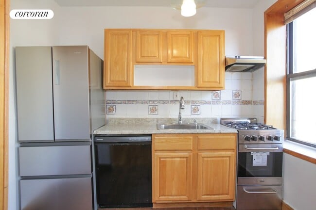 Building Photo - 707 Myrtle Ave