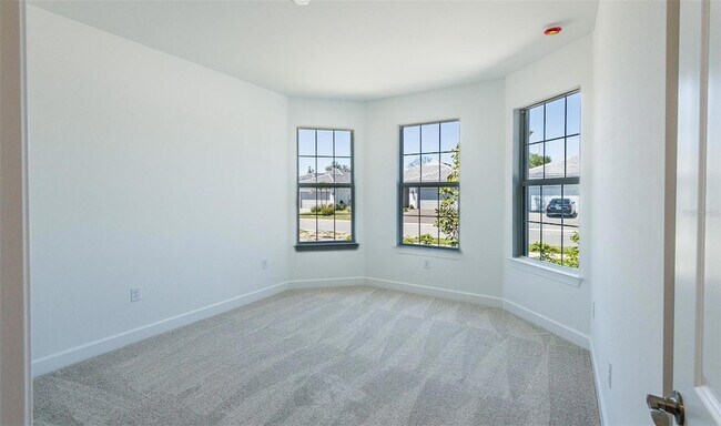 Foto del edificio - 6957 Honeybell Dr