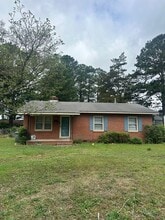 Building Photo - 144 N Fairview Cir