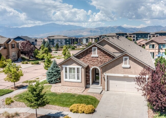 Building Photo - Cordera Home within walking to D20 Schools...