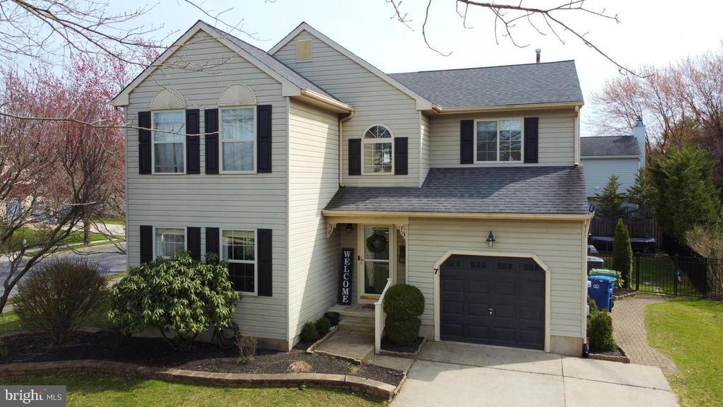 Foto principal - 7 Barkley Ct