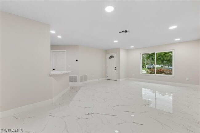 Building Photo - 17684 Taylor Dr