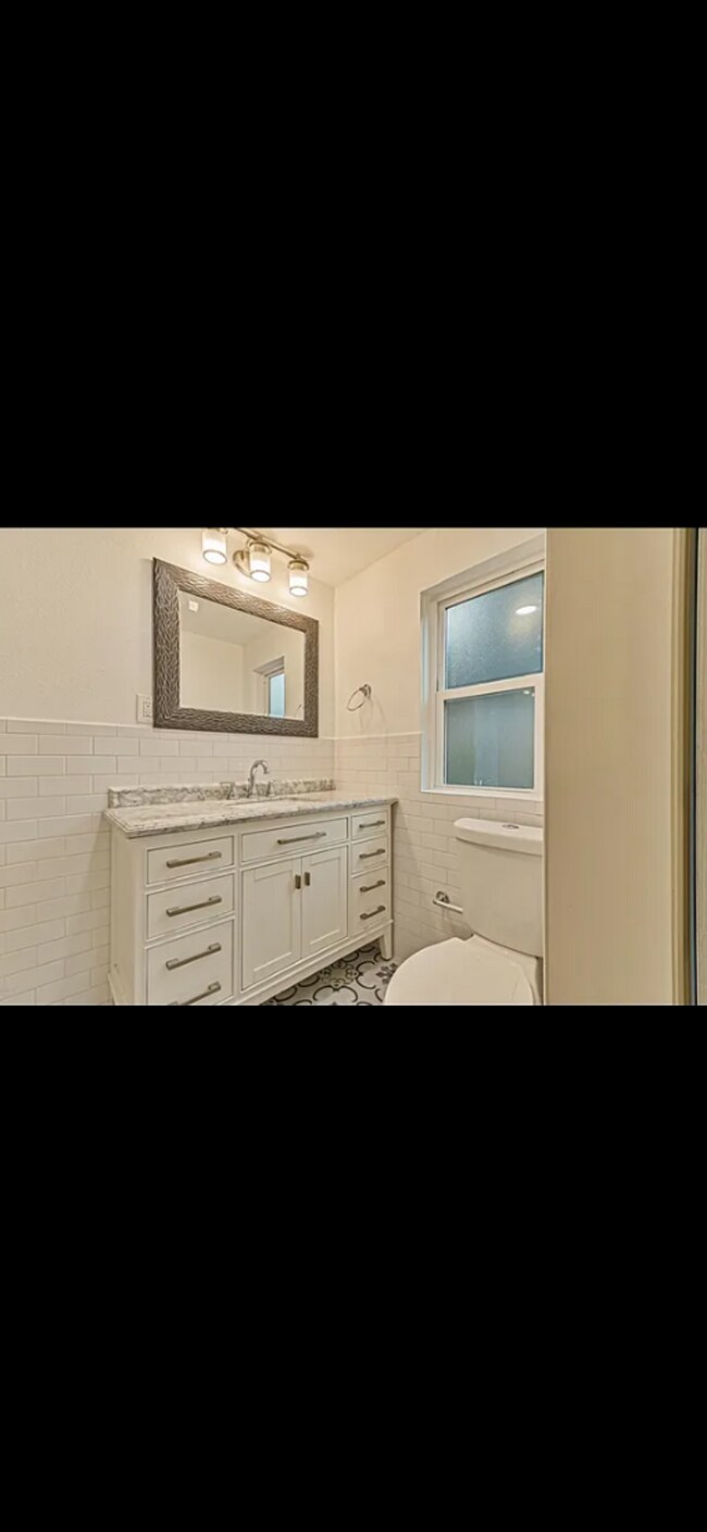 Foto del edificio - 511 Jessamine Blvd