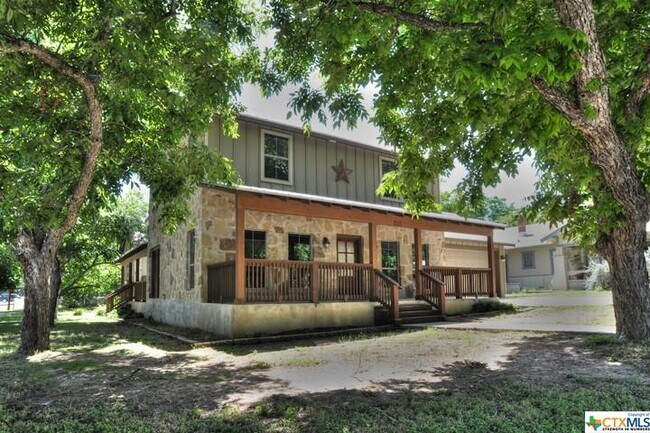 Building Photo - 590 S Washington Ave