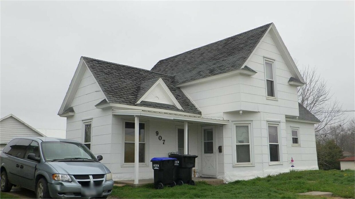 Building Photo - 907 W 3rd St