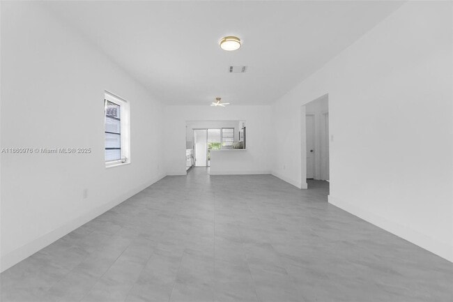 Building Photo - 1107 El Rado St