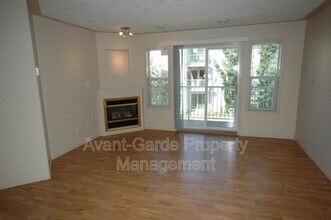 Building Photo - 4405-4437 37 St