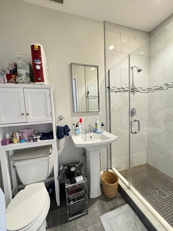 Foto del edificio - 387 W Broadway