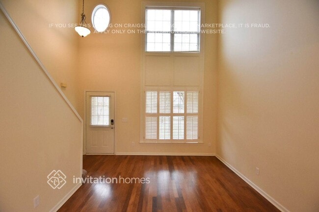 Foto del edificio - 1615 Heyford Cir NW