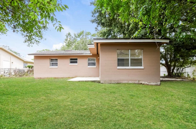 Building Photo - 521 Sunrise Dr