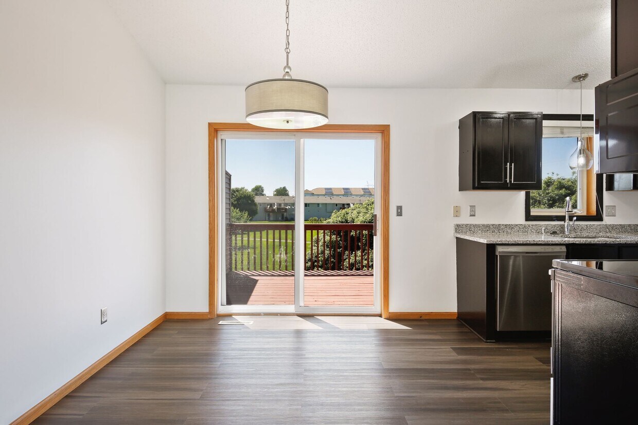 Foto principal - 2080 Brittany Ct