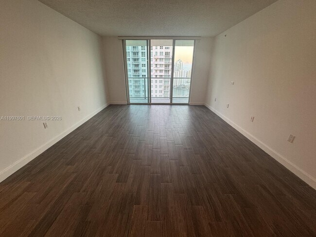 Foto del edificio - 1155 Brickell Bay Dr