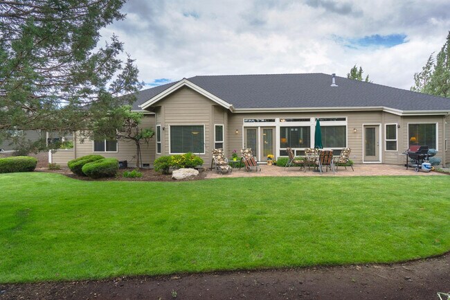 Building Photo - 880 Willet Ln