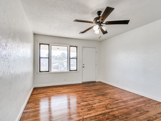 Building Photo - 2921 NE 17th Ave